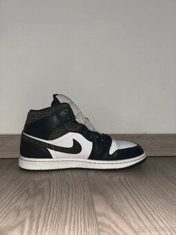 Nike Air Jordan 1 Mid SE Panda Elephant - 3