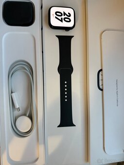 Apple Watch 7 45mm Black, GPS - 3