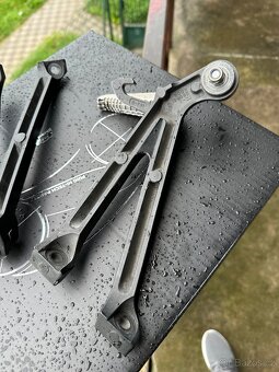 Zadní stupačky spolu jezdce na suzuki gsx-r 600 2012 - 3