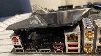 Základní deska MSI MPG Z390 GAMING EDGE AC + procesor - 3