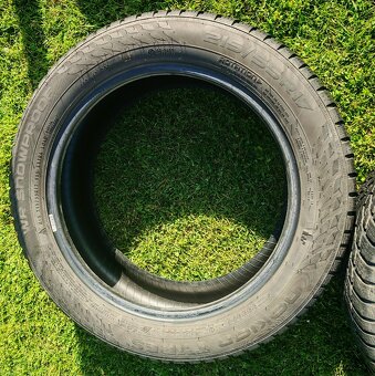 Nokian Tyres WR Snowproof 215/55 R17 98H - 3