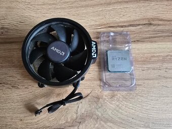 AMD RYZEN 3 3200G @ 3.6GHz - 3