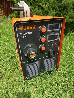 Svářecí invertor mig / mág 250 J04 - 3