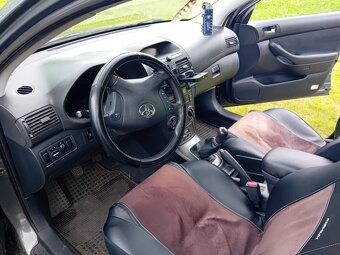Prodám: TOYOTA Avensis - 3