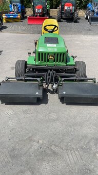 Vřetenová sekačka na fotbalové hřiště John Deere 2653A - 3