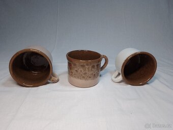 Keramické hrnky a kvěnitáče - 3