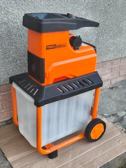 Prodám elektrický Válcový drtič Powersilent 2800 W... - 3