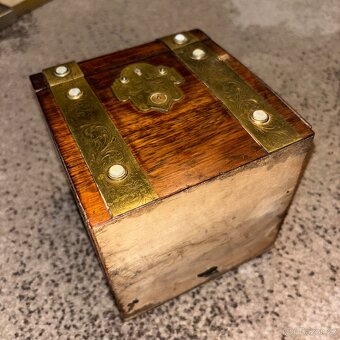 Dřevěná krabice na doutníky - 3