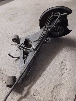 BMW E34 zadní pravé rameno - 3