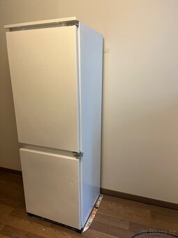 Vestavěná lednice - 3