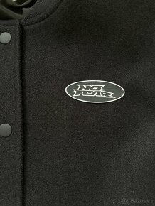 Černá a krémová baseballová bunda ve stylu bomberu H&M - 3