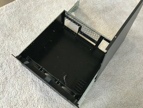 Počítačová skříň 4U do racku - 3