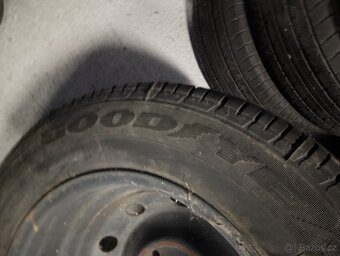 Pneu 195 / 70 R15 - 3