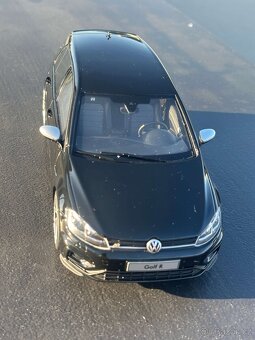 VOLKSWAGEN/ FORD predam zberatelsky model. Mierka 1:18. - 3
