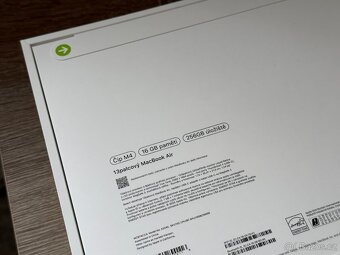 Macbook Apple M4 chip 16GB LPDDR5 RAM 256GB NOVÝ - 3