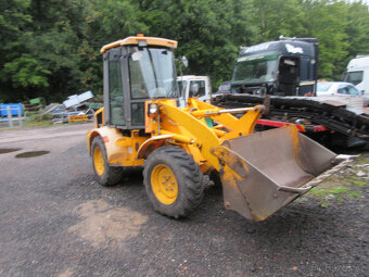 Kolový nakladač JCB 407 Kolový nakladač JCB 407 - - 3