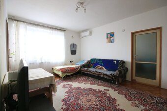 Prodej bytu 3+1 o rozloze 72 m2, ulice Československé armády - 3