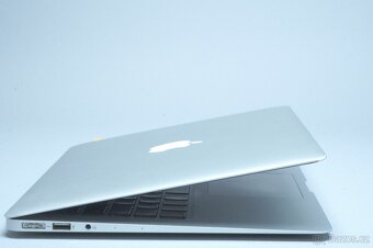 ZÁRUKA/Macbook Air 13.3" CTO/I7 1.7GHZ/8GB RAM/256GB SSD/CZ - 3