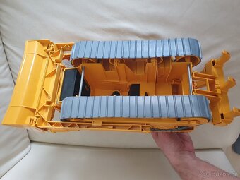 Bruder 2422 Buldozer CATERPILLAR - 3