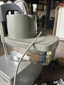 Krouhač zeleniny / Robot Coupe - CL30 - 3