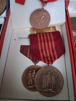 Medaile,vyznamenáni,mince. - 3