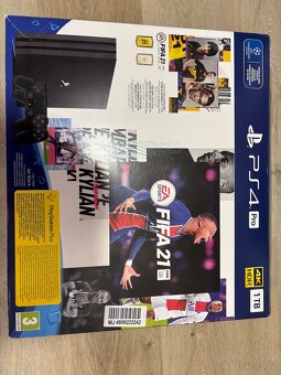 Playstation 4 PRO 1 TB - 3