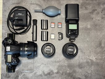 Nikon D7000 + 3 objektivy + blesk a příslušenství - 3