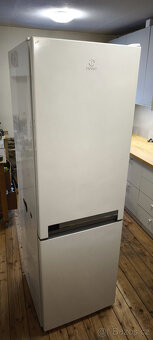 Lednice Indesit, plně funkční -- levně - 3