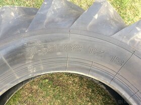 Koupím pneu 16,9x28 - 3