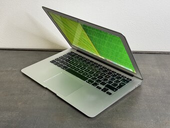 MacBook Air 13" 2014 i5 / 4GB / 128GB - DPH - 3