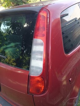 Zadní světla na C-MAX - 3