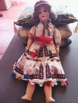 Prodam mrkaci porcelanovou panenku z roku 1909 - 3