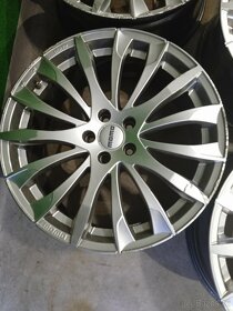 Zavodni alu 19" MOMO 5x108 - 3