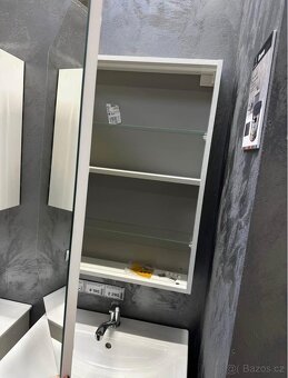 Zrcadlová skříňka - 3