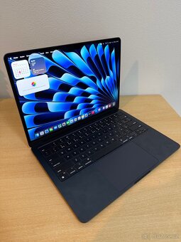 MacBook Air M2, 13”, 8GB RAM, 256GB SSD - 3