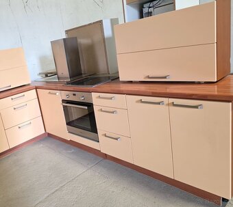 Kuchyňská linka se spotřebiči - 3