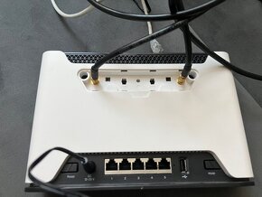 MikroTik RouterOS, LTE, Wi-Fi, 5x LAN, USB 2.0 + Externí LTE - 3