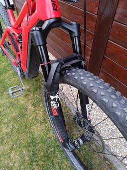 KARBONOVÉ ELEKTROKOLO BMC SPEEDFOX AMP TWO - vel. M - 3
