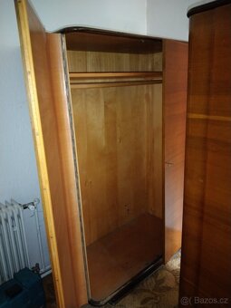 Šatní skříň třídveřová, šatní skříň dvoudveřová - 3