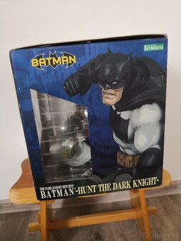 Soška Batman hunt the dark knight ne Sideshow ne Neca - 3