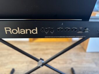 Roland EP‑7 II piano - 3