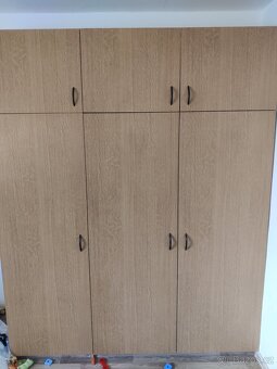 Prodám šatní skříň x2. Rozmery 230x185x60 - 3