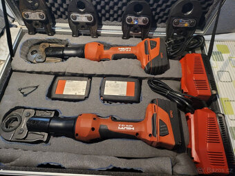 Použité 2 akumulátorové lisy Hilti - 3