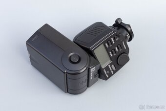 Blesk Olympus FL-36 - automatický TTL pro Micro 4/3 - 3