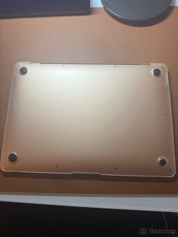 Macbook Air 2020 A2337 růžový (Rose Gold) - 3