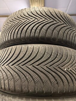 prodám zimní 205/55/16 Michelin - 3
