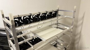 Konstrukce mining rig - 3