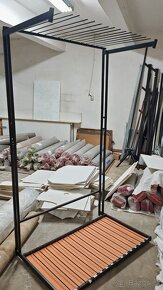 STOJAN NA SOKLOVÉ LIŠTY - 3