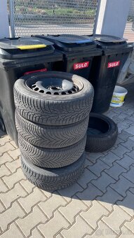 Prodám 4 jetá kola 205x55 R16 se zimním obutím - 3