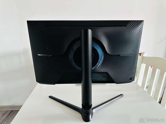 Herní monitor Samsung Odyssey G5 G55C - 3